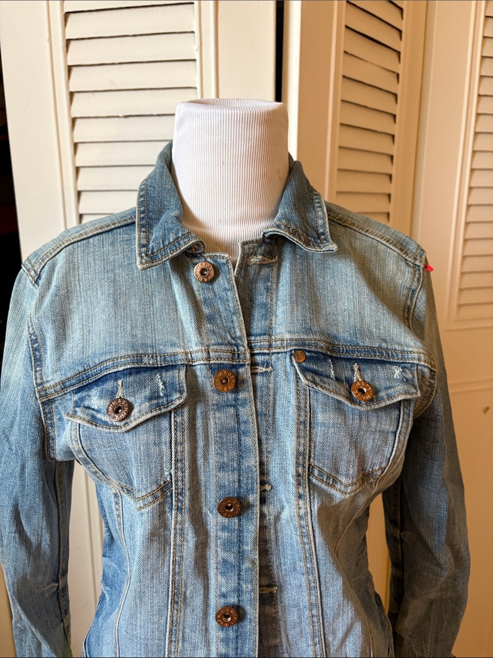 H&M Light Blue Denim Jean Jacket - Women's Button-Front - Picture 3 of 14